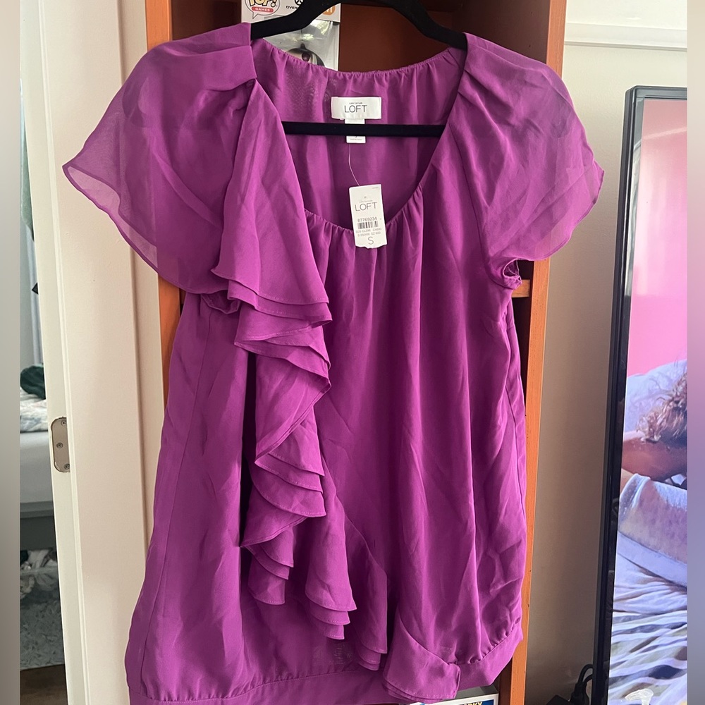 Ann Taylor Loft Ruffle top - Picture 2 of 4